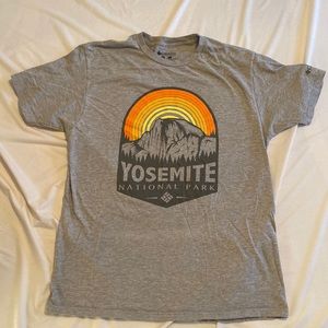 Men’s Columbia Grey Yosemite NP size Lg t shirt